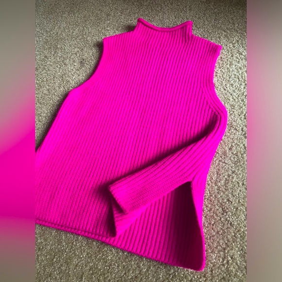 Zara Sweaters - Zara hot pink sweater vest